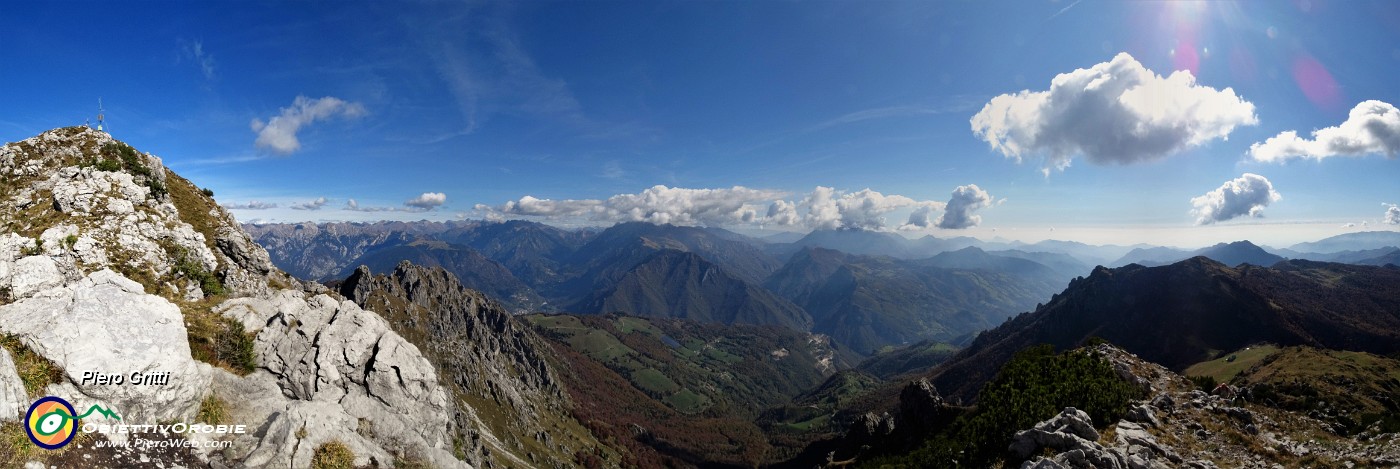 61 Panoramica dal Venturosa sulla media Valle Brembana.jpg